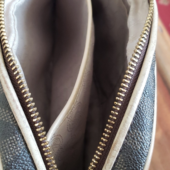 Michael Kors Crossbody - Picture 7 of 8